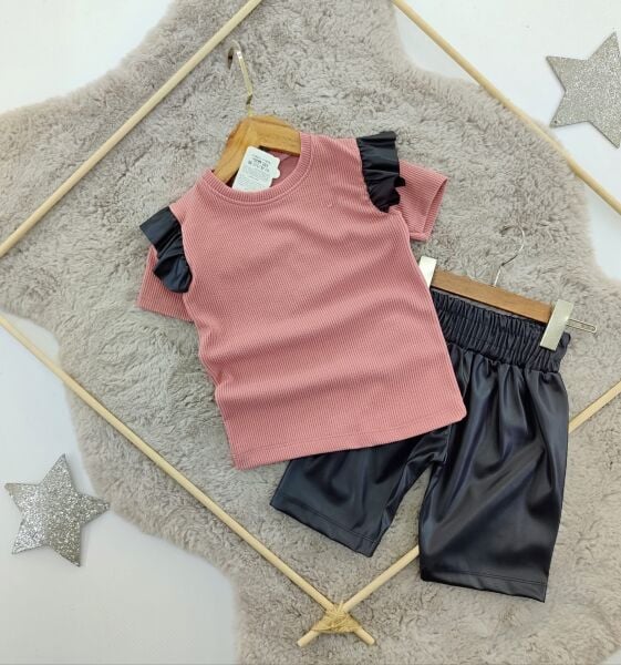 Deri şortlu takım