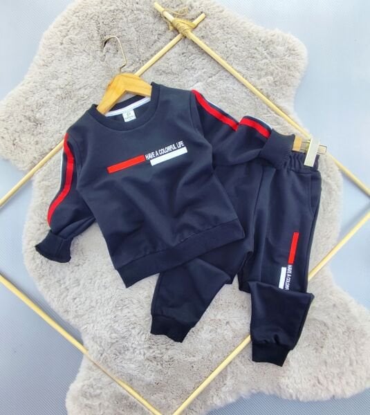 Kol şeritli erkek çocuk takım