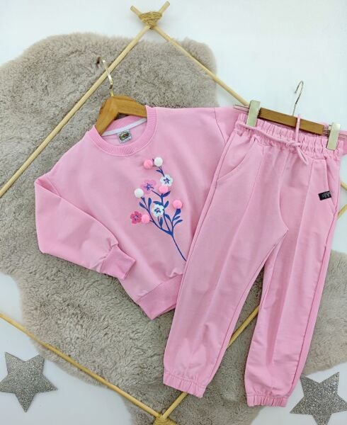 Çiçekli Ponponlu Takım