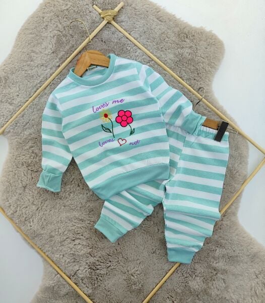 Orjinal çizgili papatya nakışlı takım