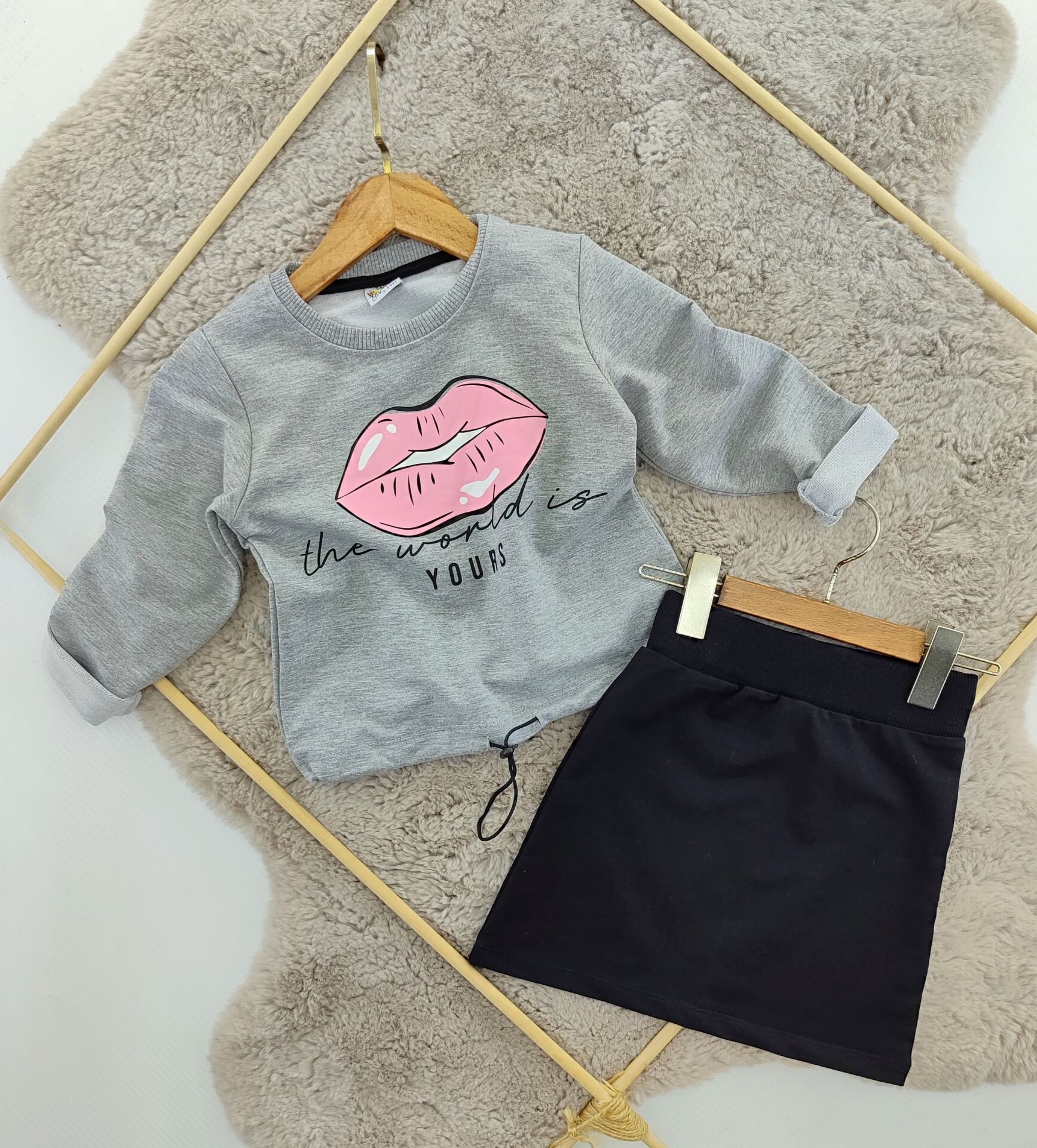 LİPS BASKILI ETEKLİ TAKIM